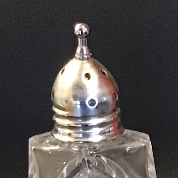 Vintage Clear Cut Glass Salt & Pepper Shakers Set 4 3/4” Tall - Picture 12 of 15